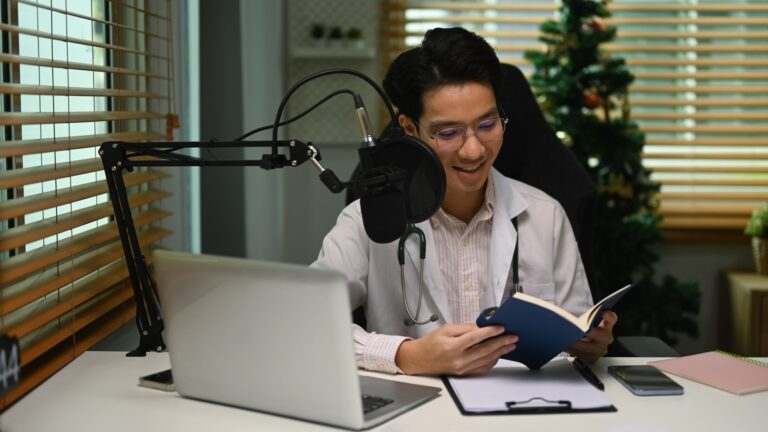 Top Medical Podcasts for Healthcare Professionals