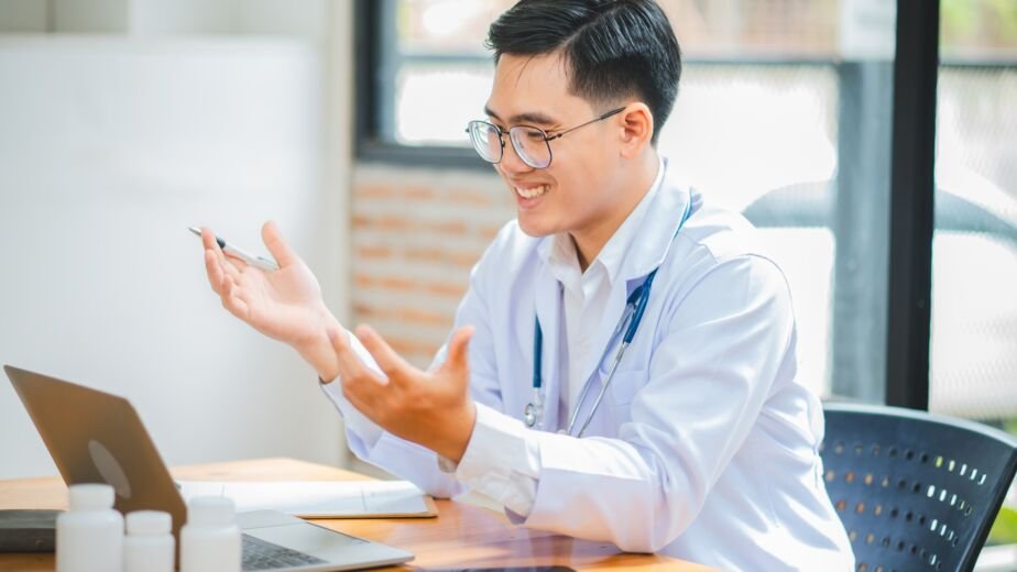 Doctors are giving advice to patients via online video