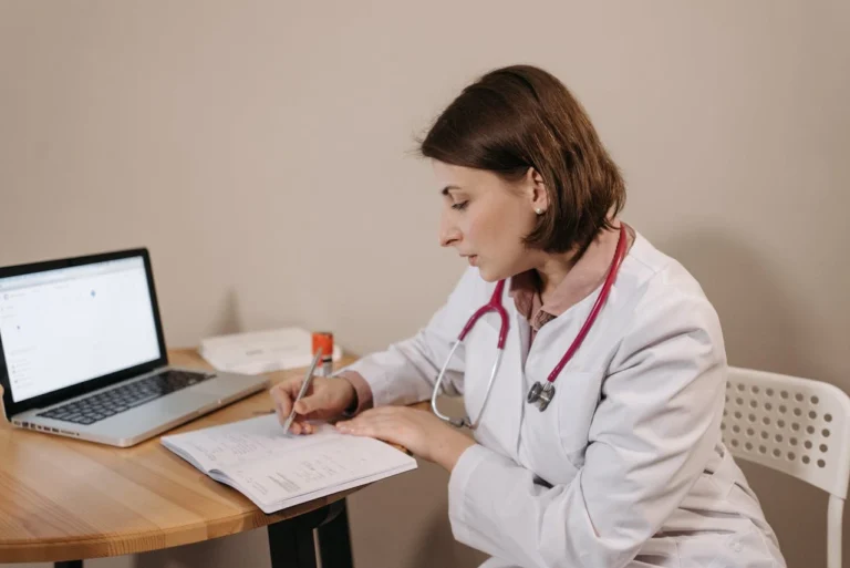 Online Reputation for Doctors: How to Build Trust and Attract More Patients
